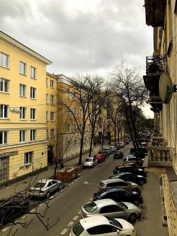 Wilcza 54 Prywatne Mieszkanie Z Balkonem W Centrum 400M Od Dworca Centralnego Samodzielne Zameldowanie! Self Check-In System! Warsaw Luaran gambar